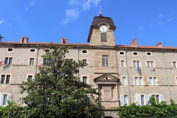 Fototapeta na wymiar Lycée Gabriel Faure à Tournon vu de l'extérieur, ville de Tournon sur Rhône, département de l'Ardèche, France