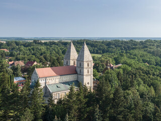 Jak's Romanesque abbey church, Hungary.. - obrazy, fototapety, plakaty