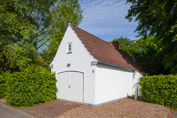 Weisse Garage mit Einfahrt, Bremen, Deutschland