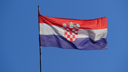 Kroatische Fahne im Wind