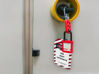  Red key locked and tag for process cut off electrical,the toggle tags number for electrical log...