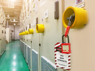  Red key locked and tag for process cut off electrical,the toggle tags number for electrical log...