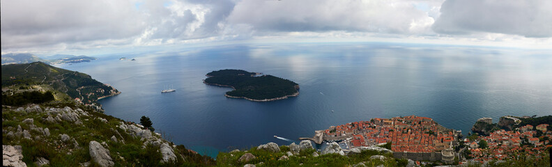 Fototapeta premium Beautiful panoramic top view of the historic city Dubrovnik in Croatia, Europe 
