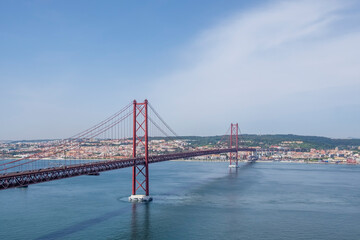 Rio Tejo mit Ponte 25 de Abril, Lissabon