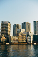 Plakat Skyline near the river in Tokyo