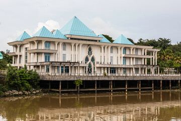 Fototapeta na wymiar boat trip on the Sarawak river from Kuching, Borneo