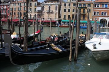 Fototapeta na wymiar Gondolas on the Canal Grande in Venice