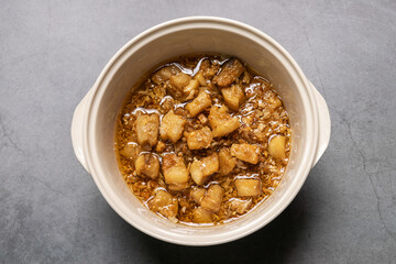 Garlic cracklings with lard; good and delicious oil for health.