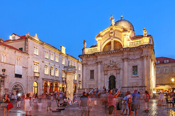 Fototapeta na wymiar Evening scene in Dubrovnik, Croatia