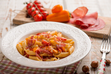 pasta with capsicum tomatoes and bresaola