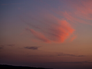 Fototapeta premium Wolkenhimmel bei Sonnenuntergang