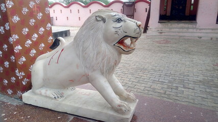 sculpture of a lion