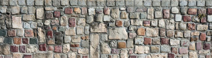 Wand aus Natursteinen