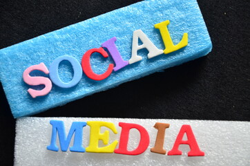 SLOWO SOCIAL MEDIA © czany