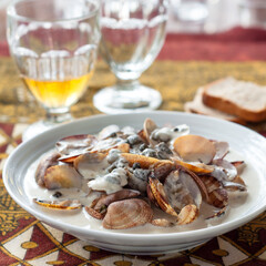 Steamed Clams or Shellfish with Cream Sauce