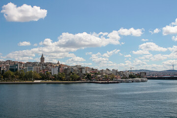 Obraz premium Galata tower. Istanbul city skyline. Cloudy sky