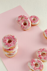 donuts with icing sugar