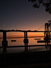 Puente al atardecer