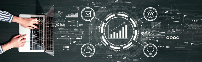 Obraz premium Marketing concept with person using a laptop computer