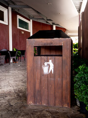 Wood trash bin design to prevent be wet from rain