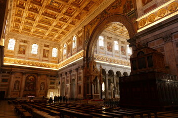 Innenraum der Basilica San Paolo fuori le Mura in Rom, Italien