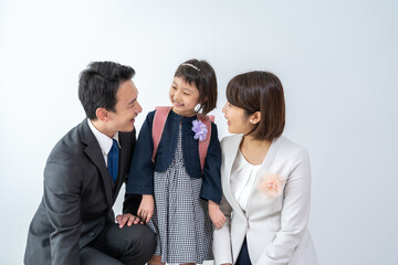 入学式　仲良し親子アジア人　ポートレート