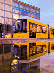 Obraz premium bus stop in the city