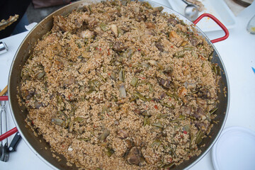 Paella with chicken and vegetables
