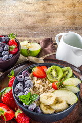 Breakfast oats with fruit and berry