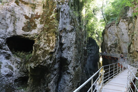 Les gorges du Fier, ou canyon du Fier, canyon rocheux cr&eacute;&eacute; par l'&eacute;rosion provoqu&eacute;e par le rivi&egrave;re nomm&eacute;e le Fier, ville de Lovagny, D&eacute;partement Haute Savoie, France