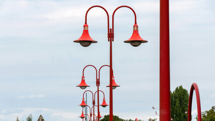 Fototapeta na wymiar red street lamps in the park