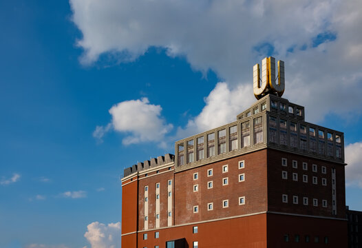 Dortmunder U Ruhrgebiet Kulturzentrum Museum Stadtmitte Denkmal &ouml;ffentlich Bauwerk Architektur Attraktion Sehensw&uuml;rdigkeit Deutschland Geschichte Westfalen Kunst Ausstellung Brauhaus 
