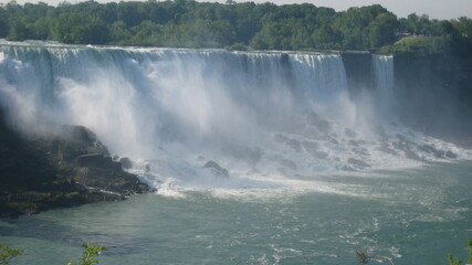 niagara falls in the morning