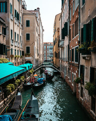 Fototapeta na wymiar canal in venice italy. gondola in canal
