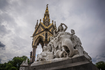 Fototapeta na wymiar Oriental statue in a London Park.