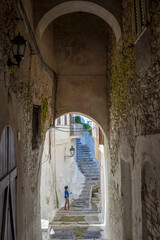 Balade dans la vieille ville de Sperlonga en Italie