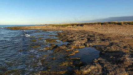 Bord de mer dans la région des Pouilles en Italie