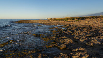Bord de mer dans la région des Pouilles en Italie