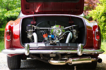 ドイツのフォルクスワーゲンが製造・販売した自動車Karmann Ghia です。