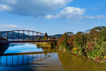 Fototapeta premium 【千葉県】紅葉時期の亀山湖