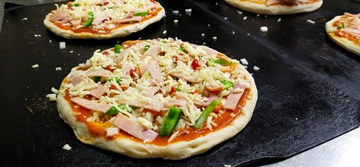 pizza with mushrooms and tomatoes