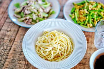 spaghetti with pesto sauce