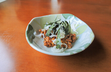 大豆を使った健康な食品の代表といえば「納豆」