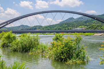 滋賀県の瀬田川と瀬田川令和大橋