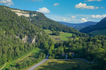 Fototapeta na wymiar Naturpark Thal im Schweizer Jura