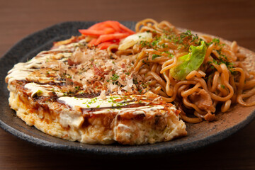 焼きそばお好み焼き