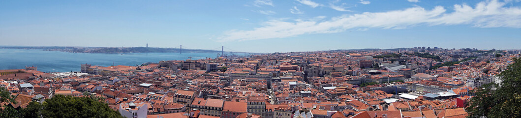 Fototapeta premium Portugal, Lisbon, panoramic views of the city from the castle of San Giorgio
