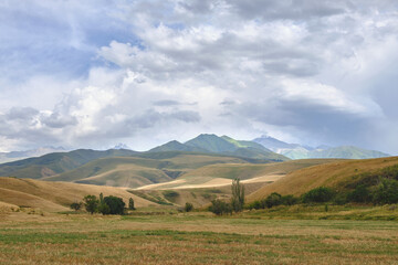 Obraz premium landscape with mountains and clouds