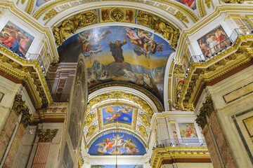 Fototapeta na wymiar St. Isaac's Cathedral in St. Petersburg. Cathedral of the Monk Isaac of Dalmatia. Russia.
