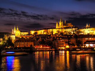 Fototapeta na wymiar Prague Castle at night